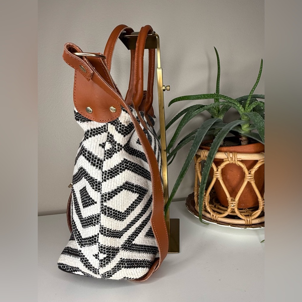 Rachel Zoe × Tribe Alive Geometric Woven Tote Bag Black White Tan Leather Straps - Picture 2 of 16